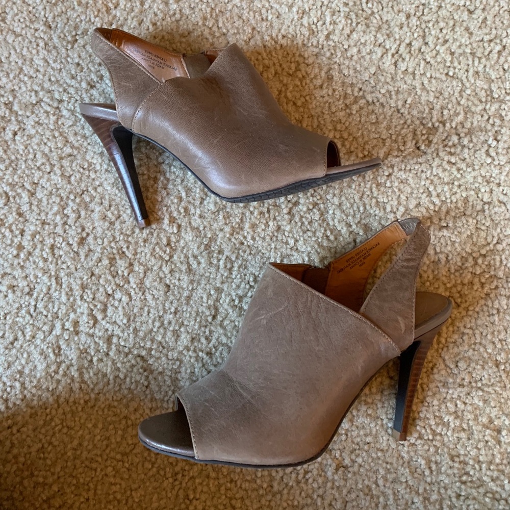 Tesori Peep Toe Heels